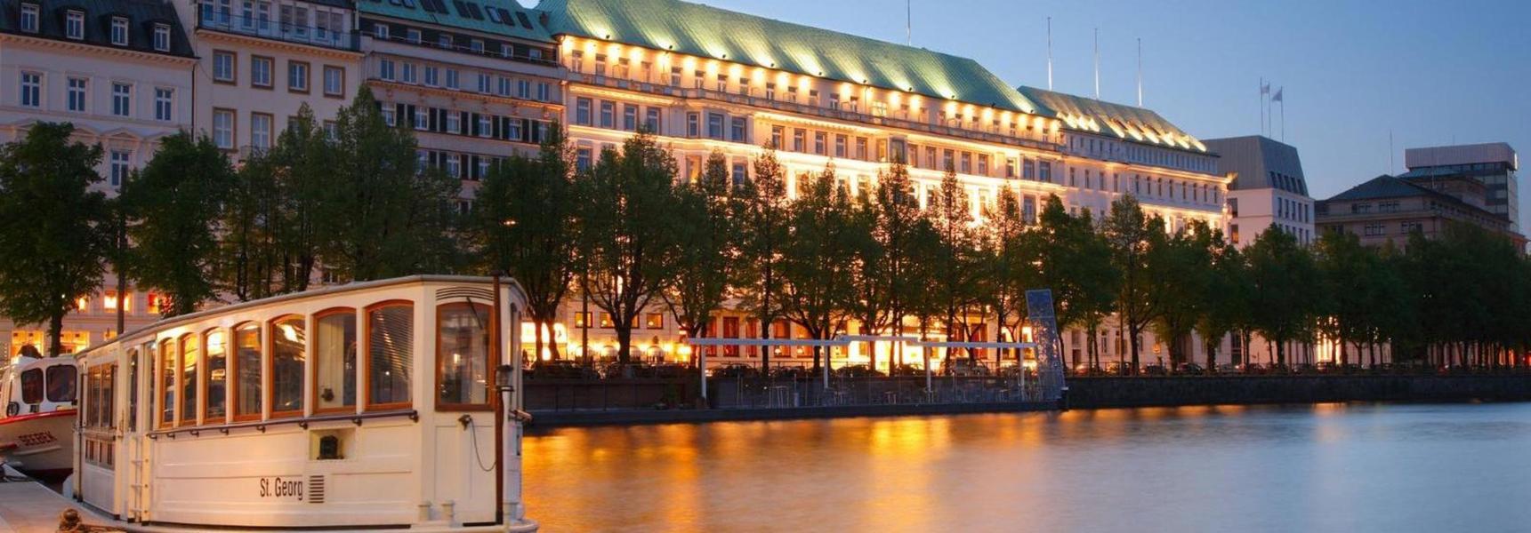 Fairmont Vier Jahreszeiten, photo 1