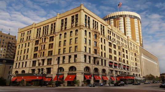 The Pfister Hotel, photo 2