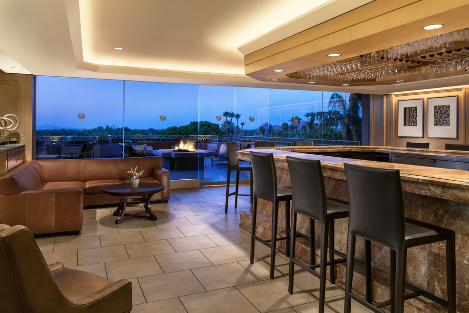 The Phoenician, photo 5