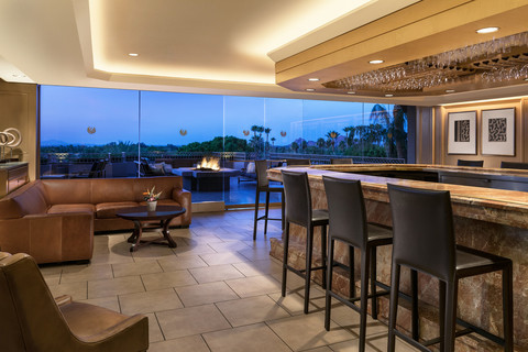 The Phoenician, photo 5