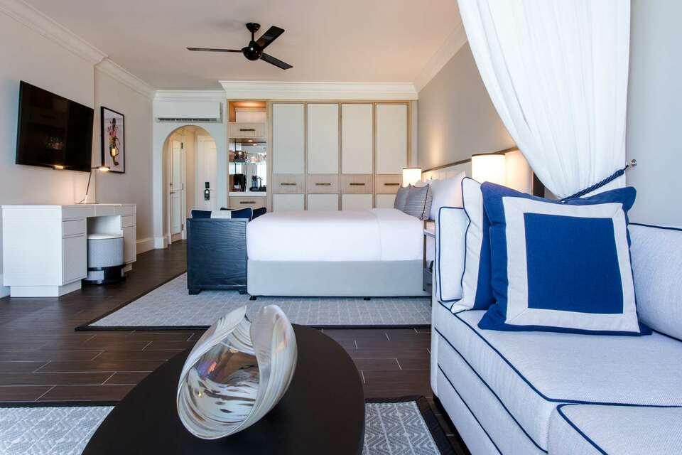 Fairmont Royal Pavilion, photo 3