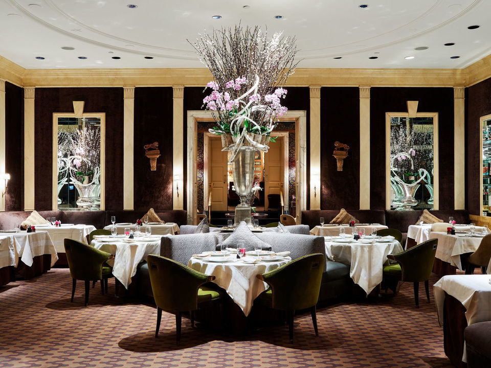 The Carlyle, photo 2