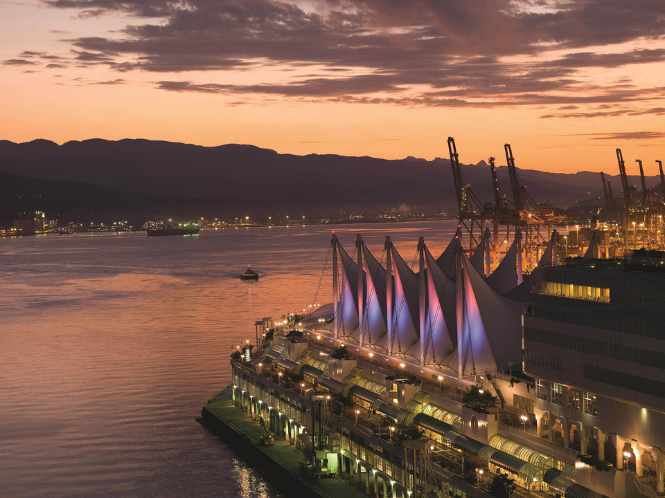Fairmont Pacific Rim, photo 1