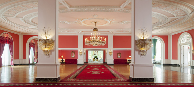 The Greenbrier, photo 2