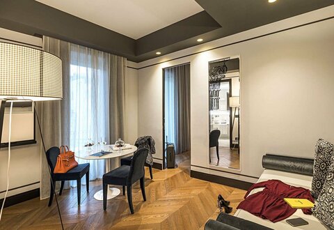 Corso 281, photo 2