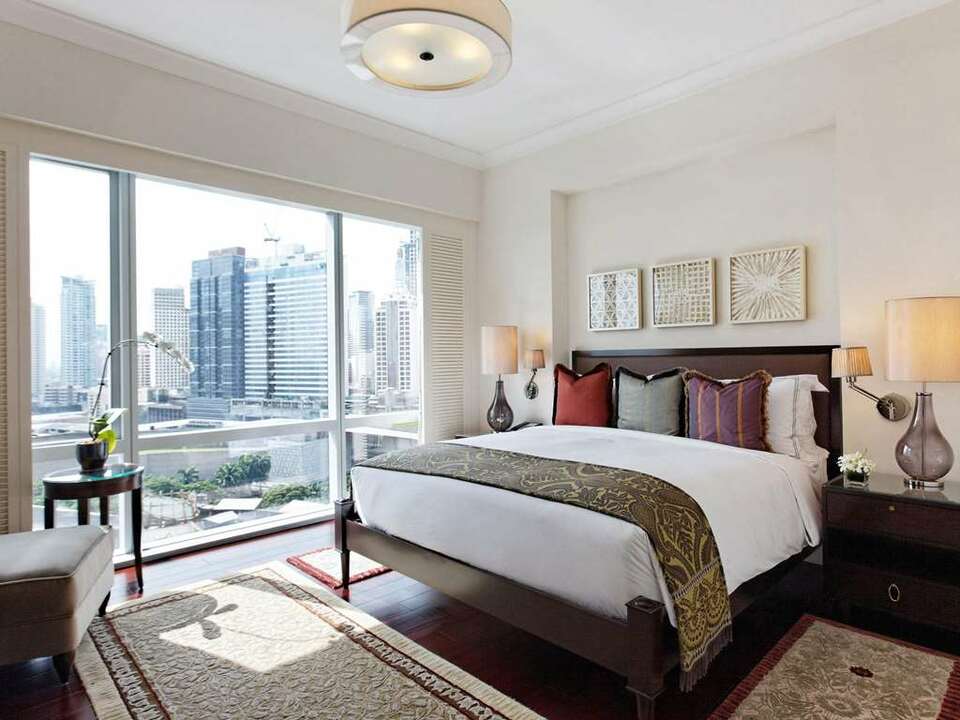 Raffles Makati, photo 1