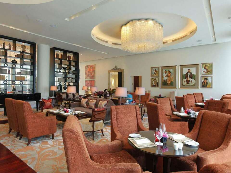 Raffles Makati, photo 4