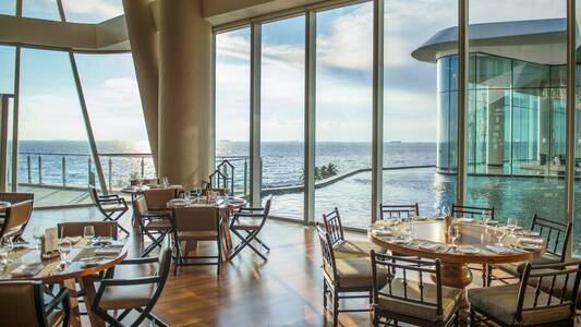 Conrad Manila, photo 3