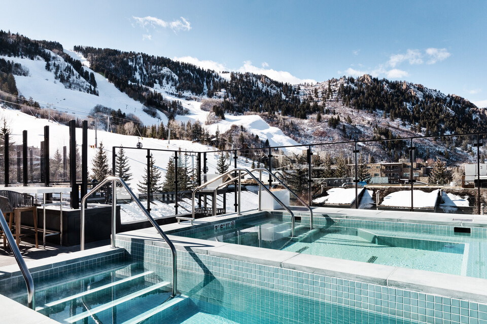 W Aspen, photo 1