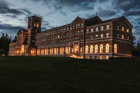 The Lodge at St. Edward State Park, photo 2