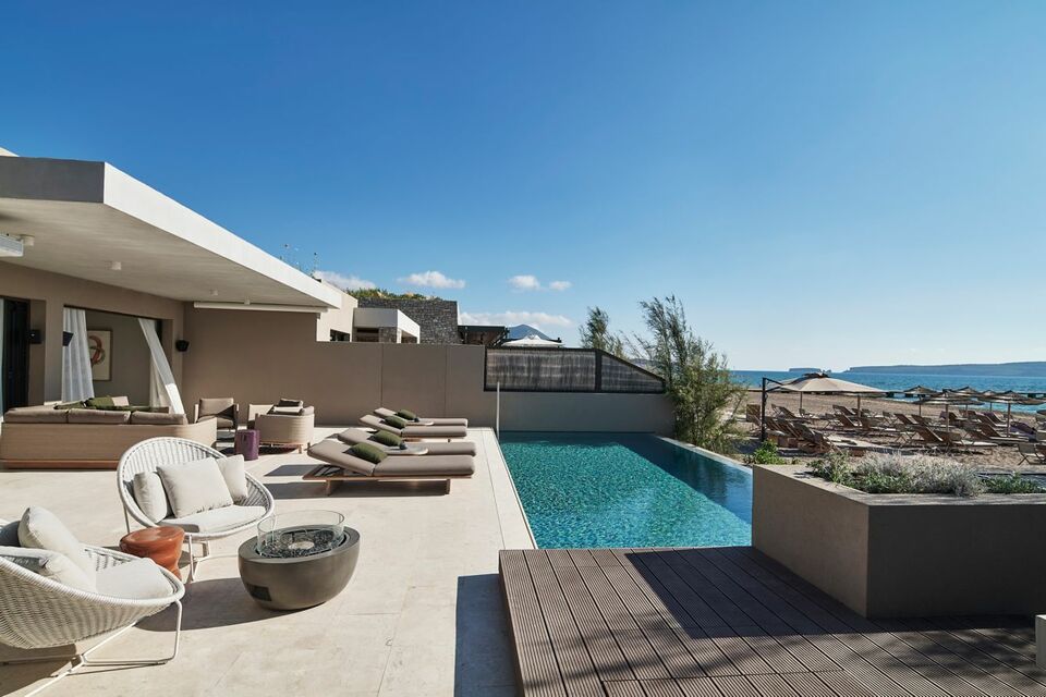 W Costa Navarino, photo 1