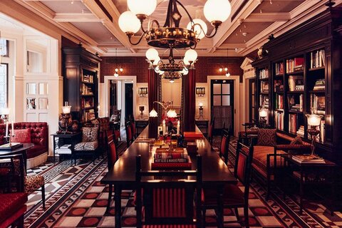 At Sloane, photo 2