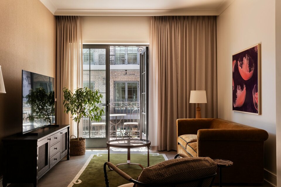 The Nickel Hotel, photo 1