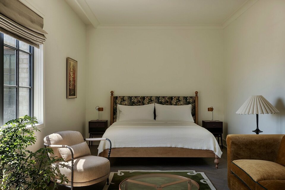 The Nickel Hotel, photo 2