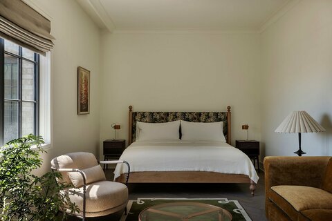 The Nickel Hotel, photo 2
