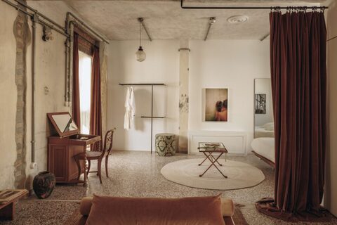 Mona Athens, photo 4